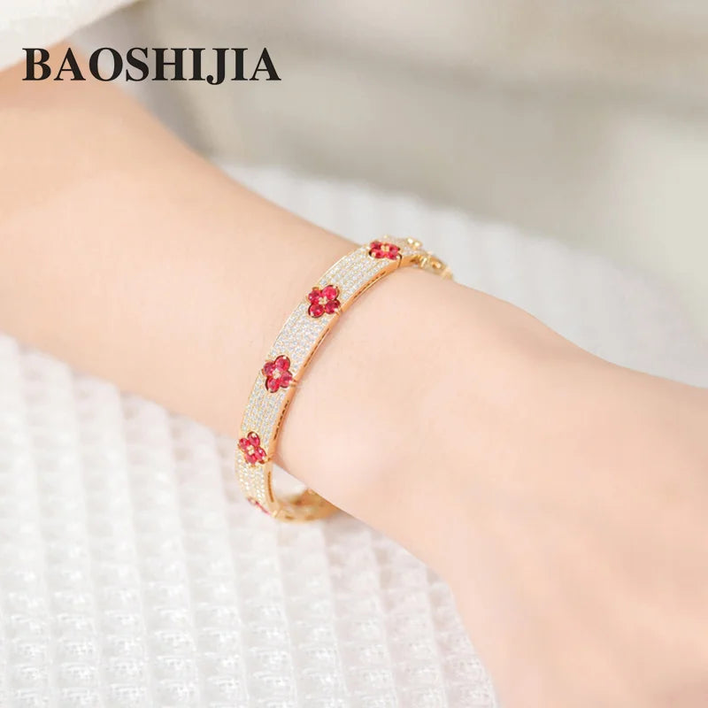 BAOSHIJIA 18K Yellow Gold Four Leaf Clover Ruby SI Diamond Bracelet About 29gram Fine Jewelry Flower Shape Stylish