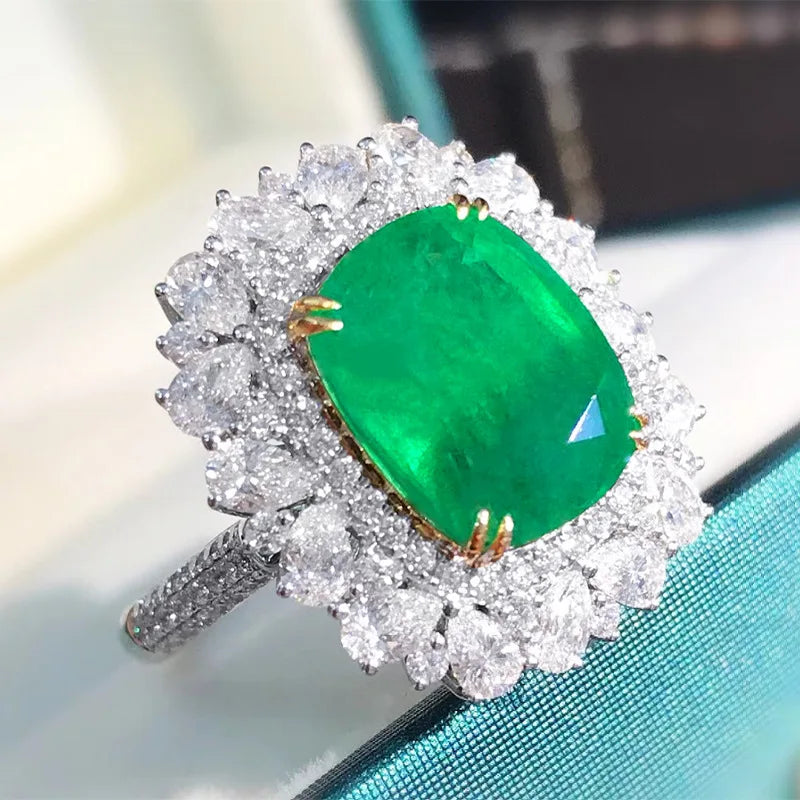 18k white gold Natural emerald 5.96ct diamonds 2.2ct