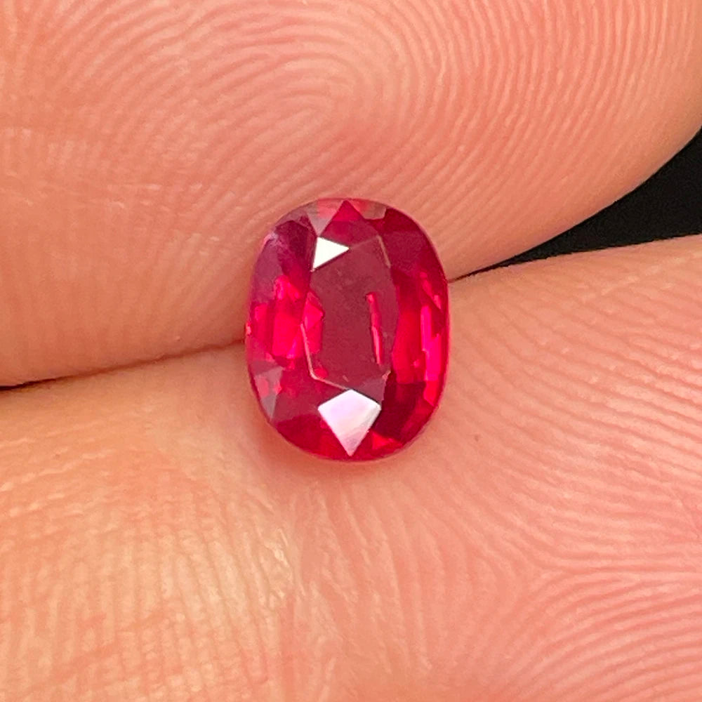 Ruby Gemstone Natural Ruby Pigeon Blood Ruby 2.1ct Oval No Heating AIGS Certificate Ring Pendant Earth High And Customization